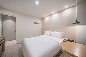 Gyeongju Elegance Hwangridan-gil