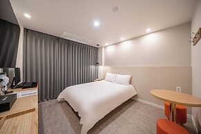 Gyeongju Elegance Hwangridan-gil