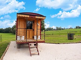 Charming Holiday Home With Private Pool