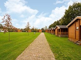 Atmospheric Chalet in a Small Holiday Park