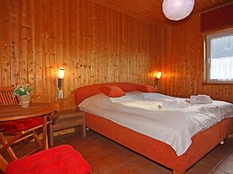 Sunny Holiday Home in Bansin