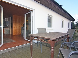 Sunny Holiday Home in Bansin