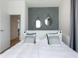 Attractive Villa With Jetty