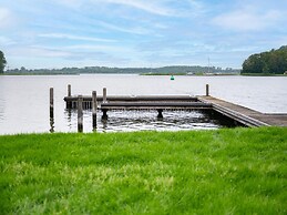 Attractive Villa With Jetty