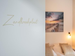 Attractive Villa With Jetty