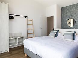 Attractive Villa With Jetty