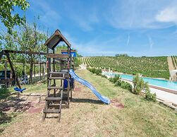 Apartment With Jacuzzi
