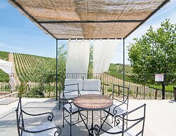 Apartment With Jacuzzi
