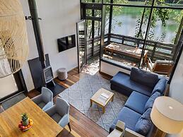 Lakehouse Mansion by Belvilla