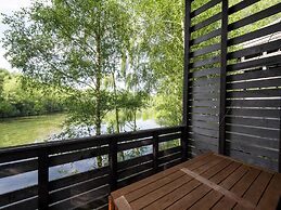 Lakehouse Mansion by Belvilla