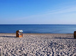 Nice Holiday Home Near the Beach