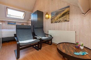 Snug Apartment Near sea