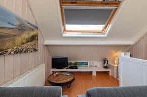 Snug Apartment Near sea