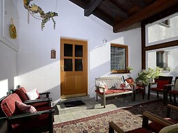 Spacious Holiday Home With Garden