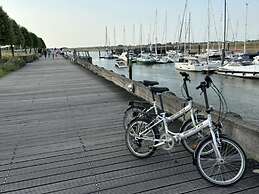 Cosy Apartment With Terrace Near Beach