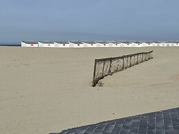 Cosy Apartment With Terrace Near Beach