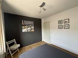 Cosy Apartment With Terrace Near Beach