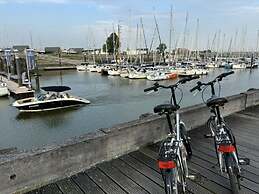 Cosy Apartment With Terrace Near Beach