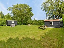 Holiday Home With Gypsy Wagon