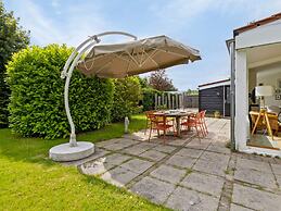 Holiday Home With Gypsy Wagon