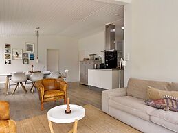 Holiday Home With Gypsy Wagon