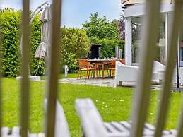 Holiday Home With Gypsy Wagon