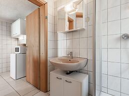 Cosy Flat in Niepars With Garden