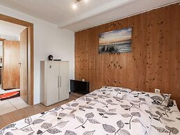 Cosy Flat in Niepars With Garden