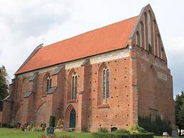 Cosy Flat in Niepars With Garden