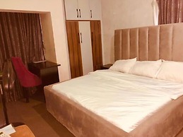 Mace Hotel and Apartments