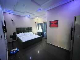 Mace Hotel and Apartments