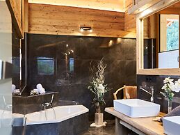 Attic With Panoramic Views, Fireplace & spa Bath