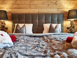 Attic With Panoramic Views, Fireplace & spa Bath