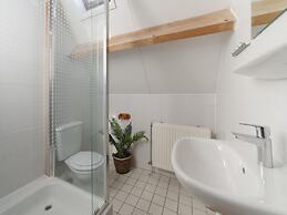 Spacious Holiday Home With Garden