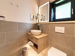 Lakeside Luxury Mansion