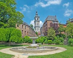 Lakeside Luxury Mansion