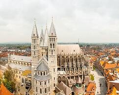 Lakeside Luxury Mansion