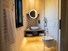 Lakeside Luxury Mansion