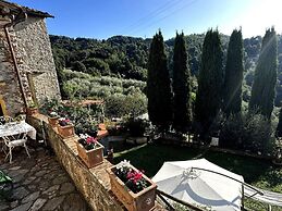 Stone House in Chiatri With Lake Views