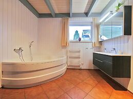 Ferienhaus mit Eigener Liegewiese