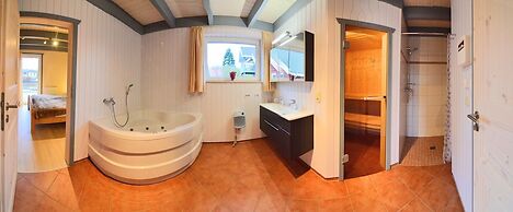 Ferienhaus mit Eigener Liegewiese