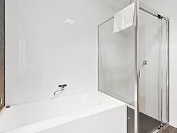 3BR 2 BTH No Stairs Aircon Big Athelstone Home