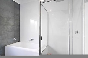 3BR 2 BTH No Stairs Aircon Big Athelstone Home