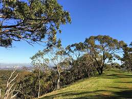 3BR 2 BTH No Stairs Aircon Big Athelstone Home