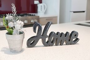 3BR 2 BTH No Stairs Aircon Big Athelstone Home