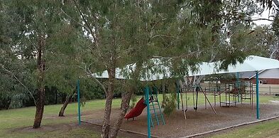 3BR 2 BTH No Stairs Aircon Big Athelstone Home