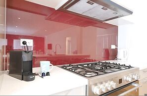 3BR 2 BTH No Stairs Aircon Big Athelstone Home