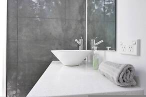 3BR 2 BTH No Stairs Aircon Big Athelstone Home