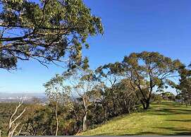 3BR Unit Free Park Wifi Campbelltown