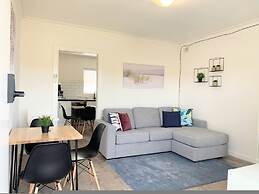 3BR Unit Free Park Wifi Campbelltown